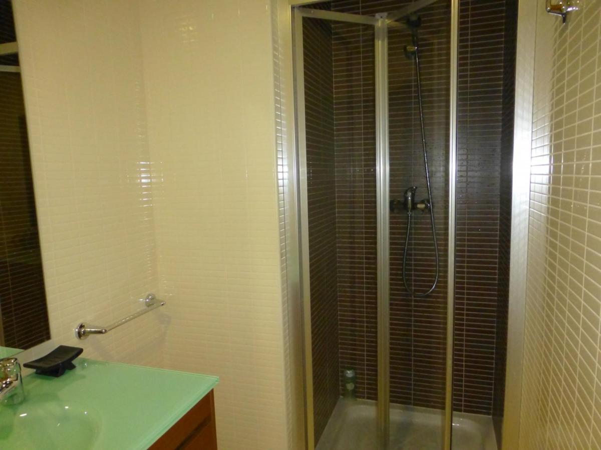Algarve T2 With Pool And Balcony In