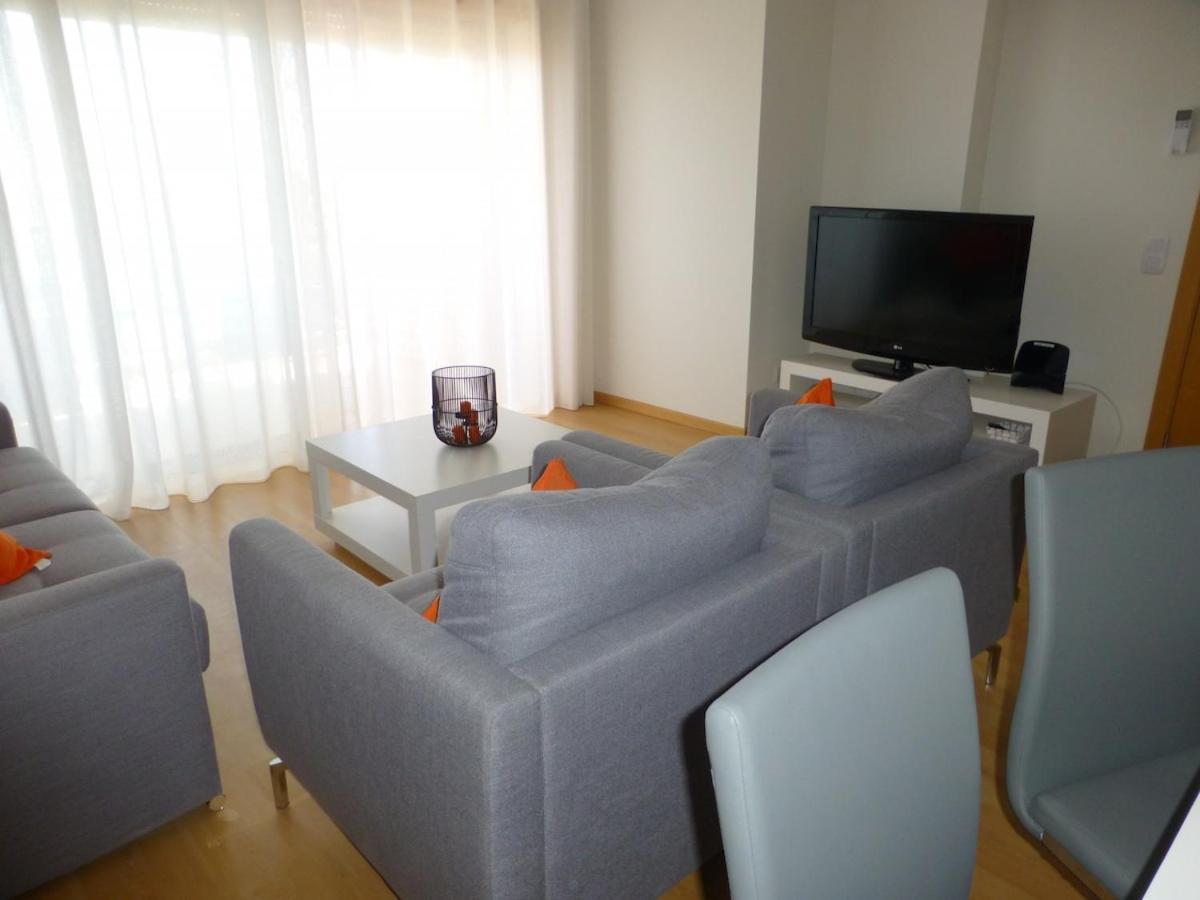 Algarve T2 With Pool And Balcony In Olhao