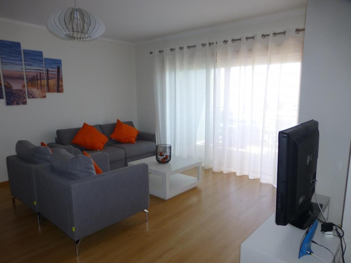 Algarve T2 With Pool And Balcony In Apartment *