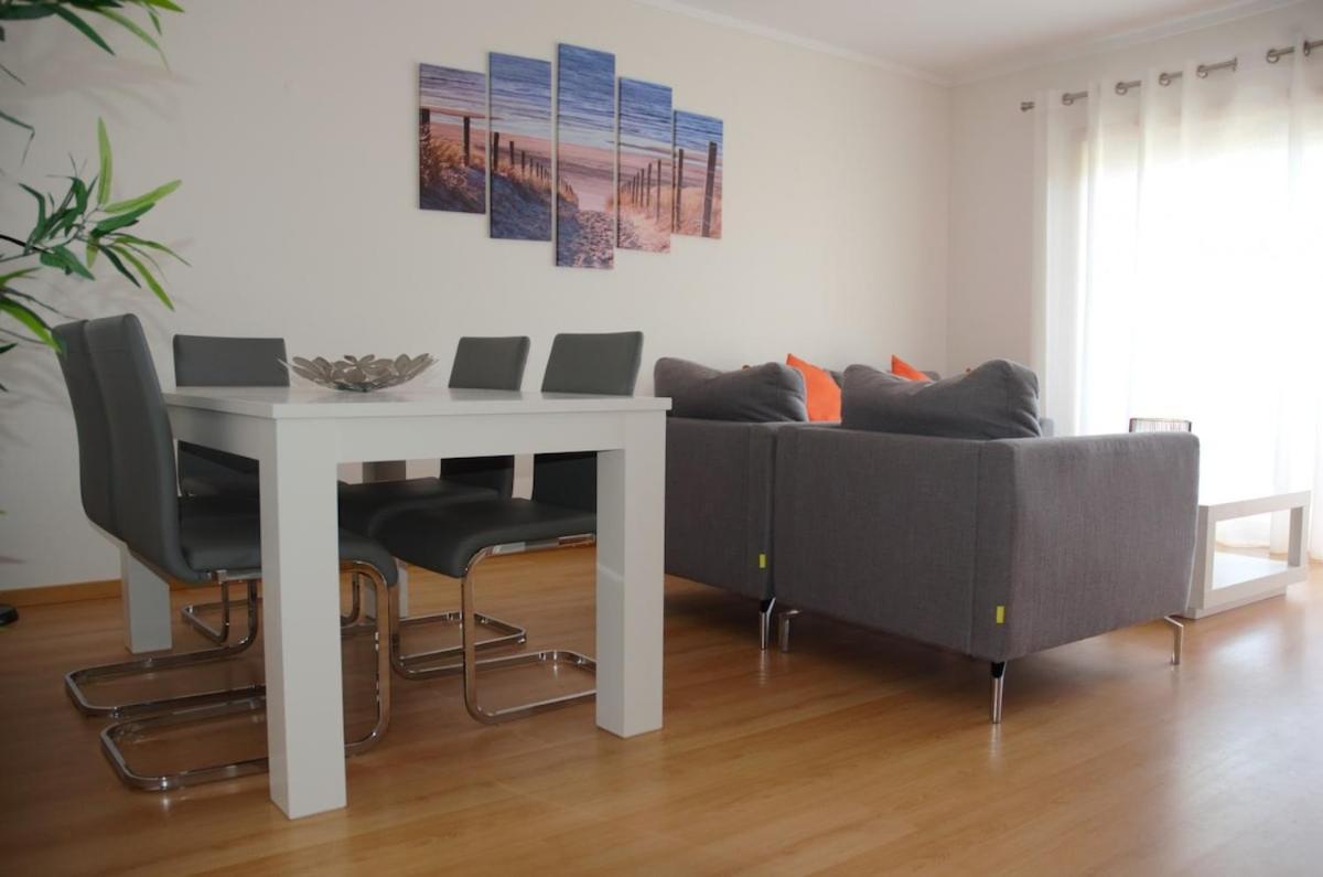 Algarve T2 With Pool And Balcony In * Olhao