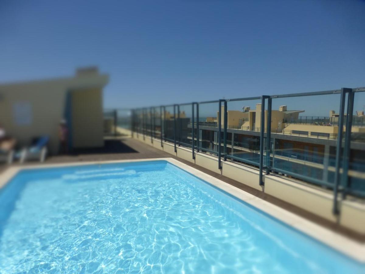 Algarve T2 With Pool And Balcony In Apartment Olhao