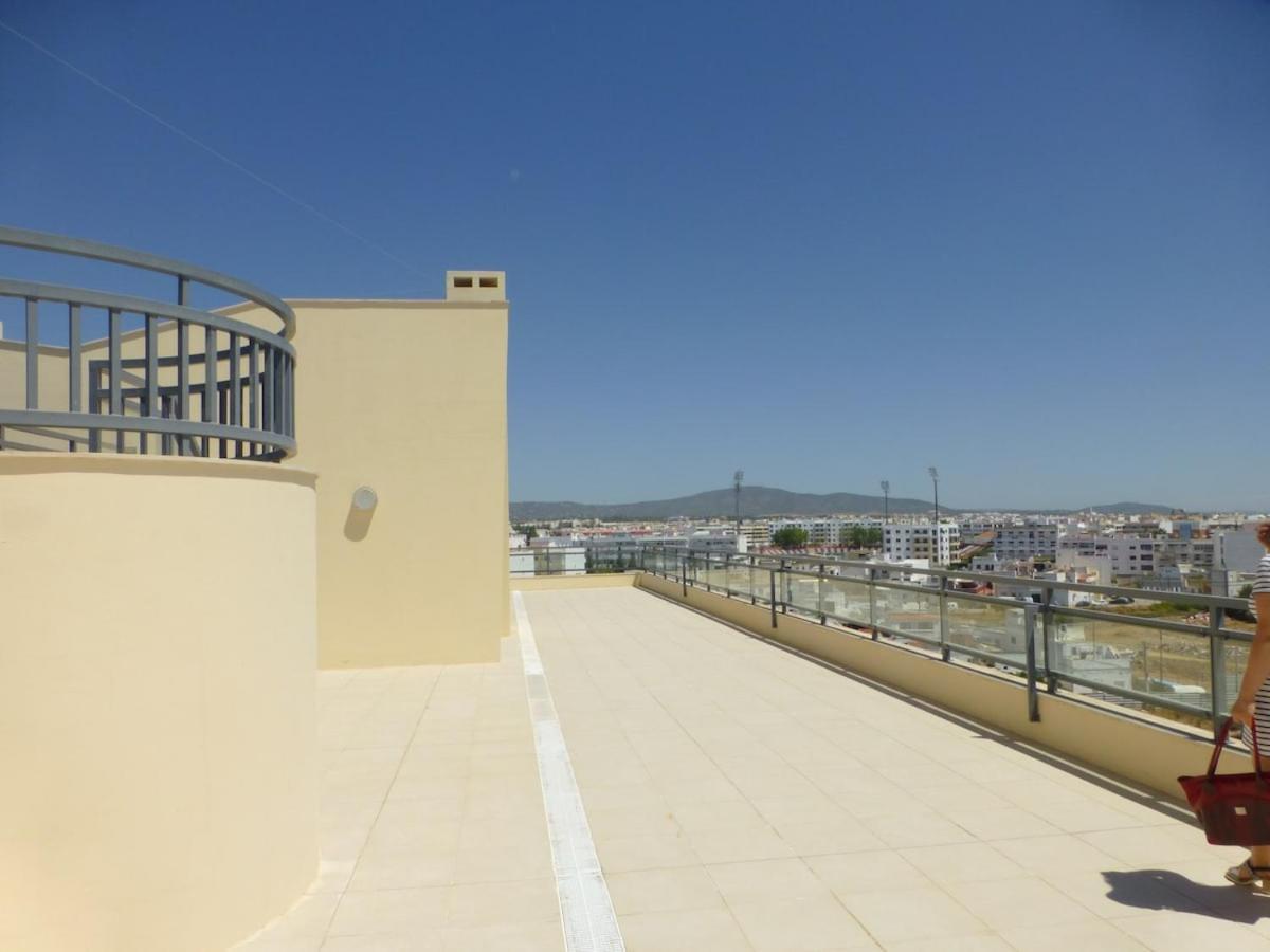 Algarve T2 With Pool And Balcony In * Olhao